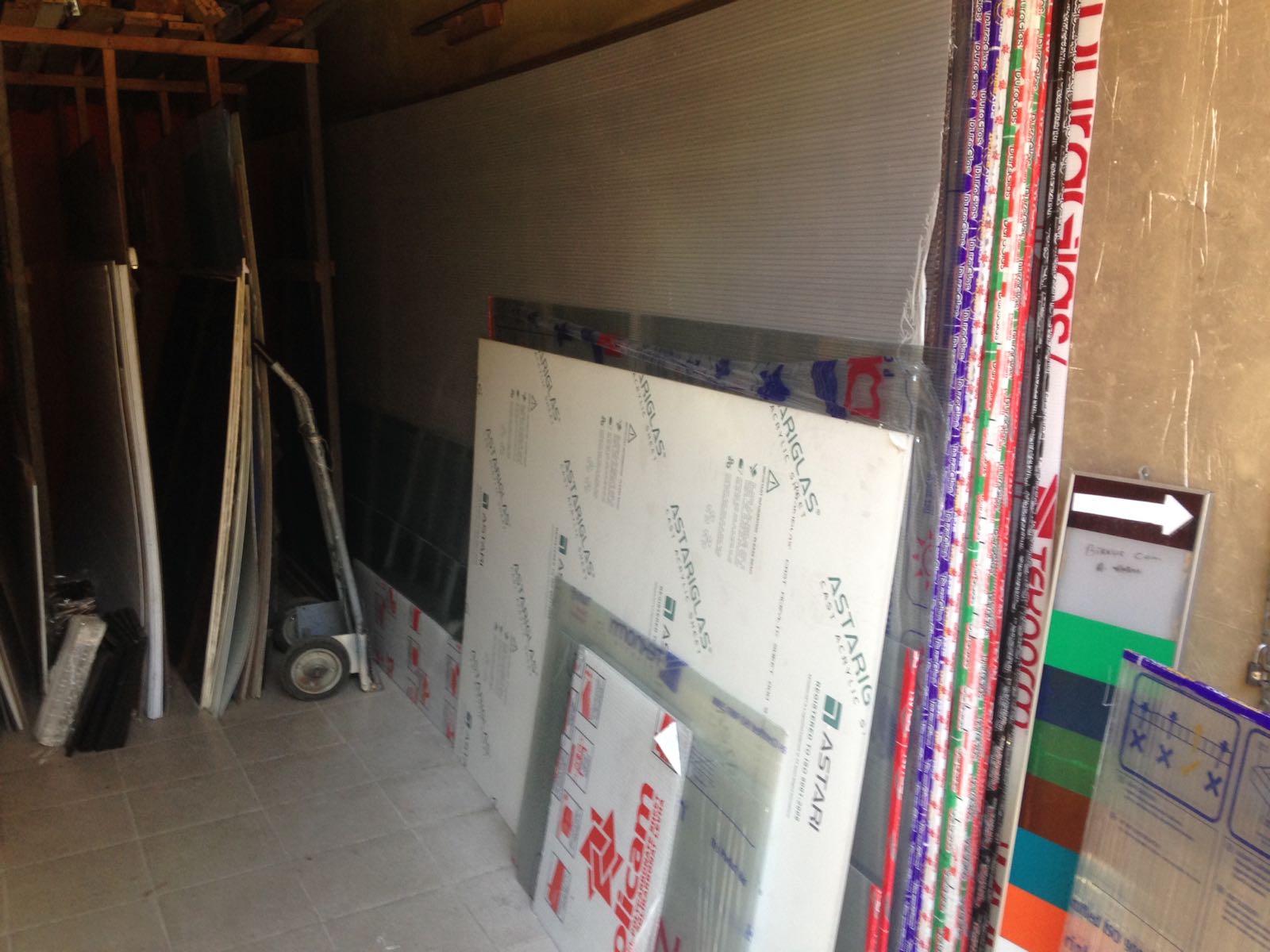 istanbul beyoglu binnur cam pleksi 4