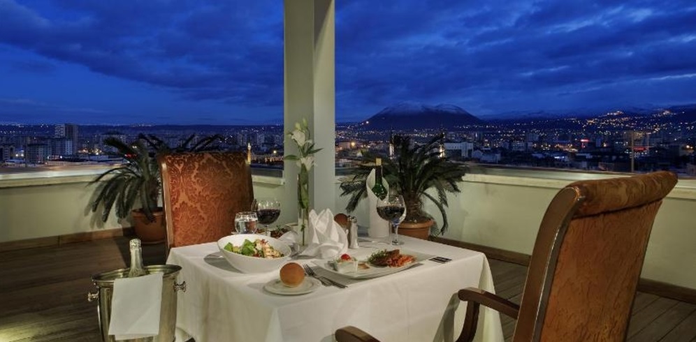 kayseri kocasinan wyndham grand otel 3