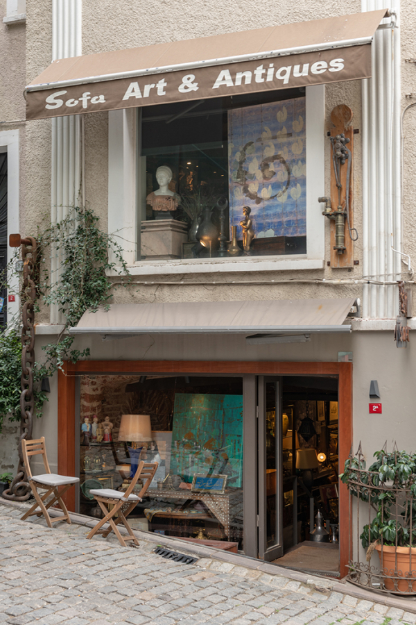 SOFA ART - ANTIQUES